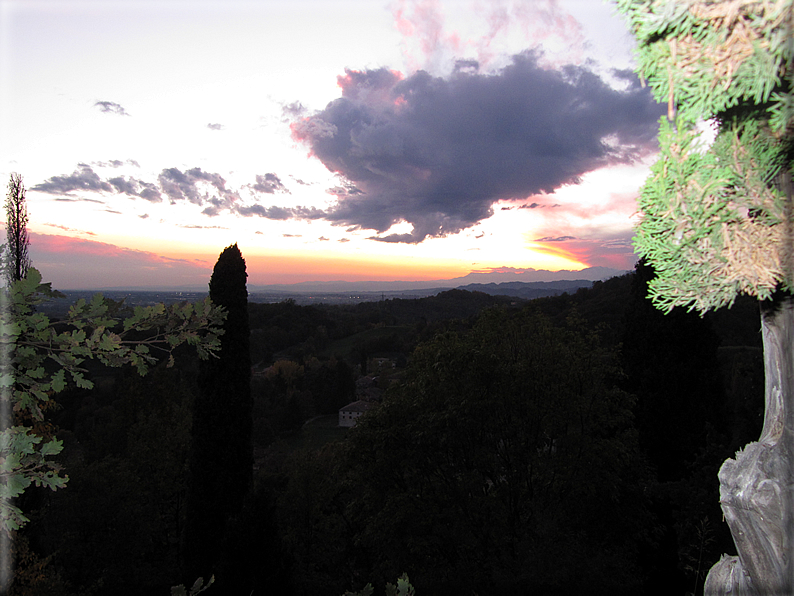 foto Tramonto sui Colli Ezzelini